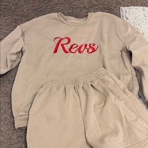 Top Gun Revelation Beige Sweatshirt and Shorts Set with Red Logo